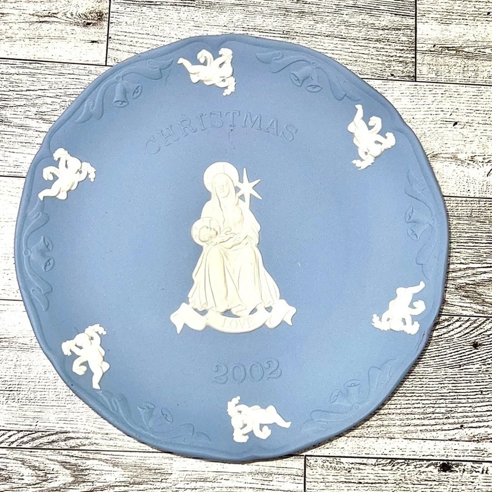 Wedgwood 2002 Japsperware Christmas Plate Love